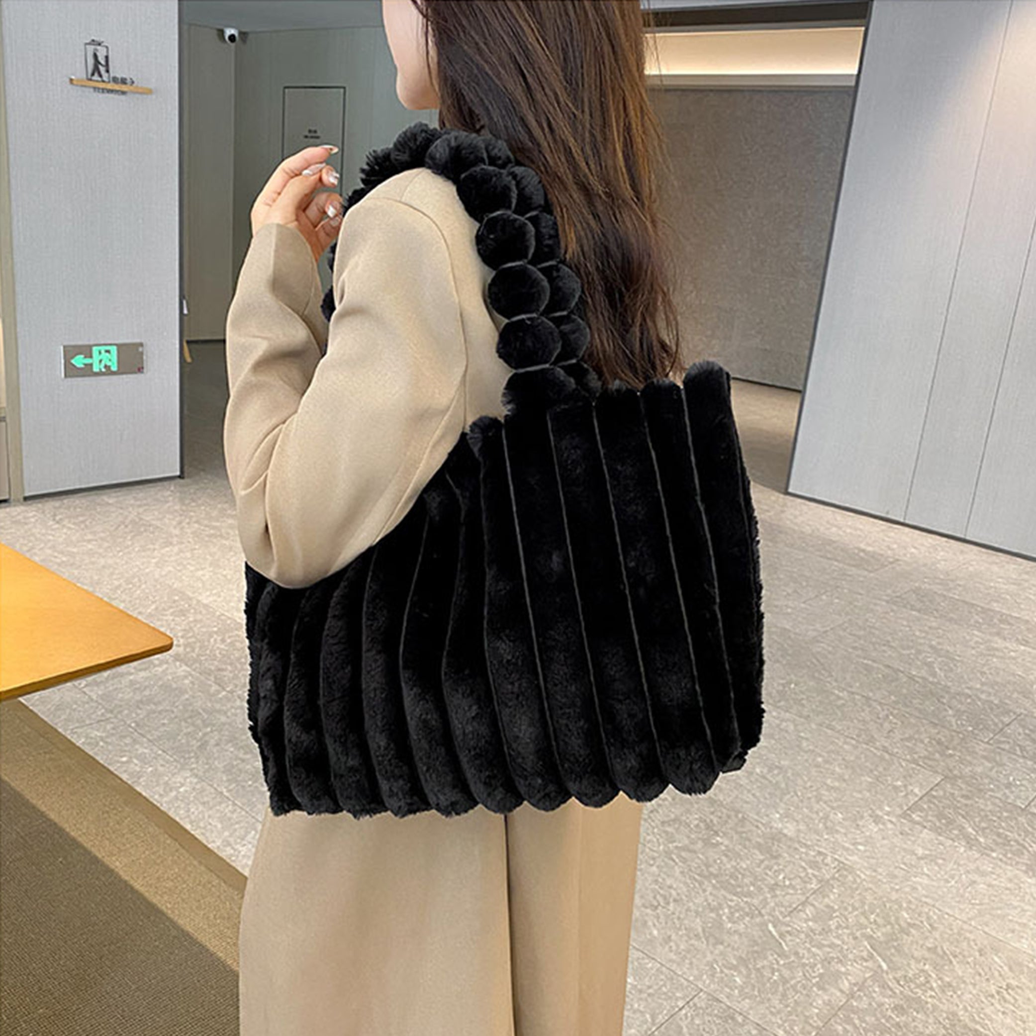 Eric | Plush Faux Fur Shoulder Bag
