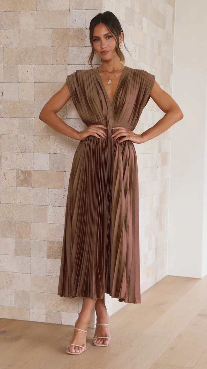 Terra | Dress with pleated skirt