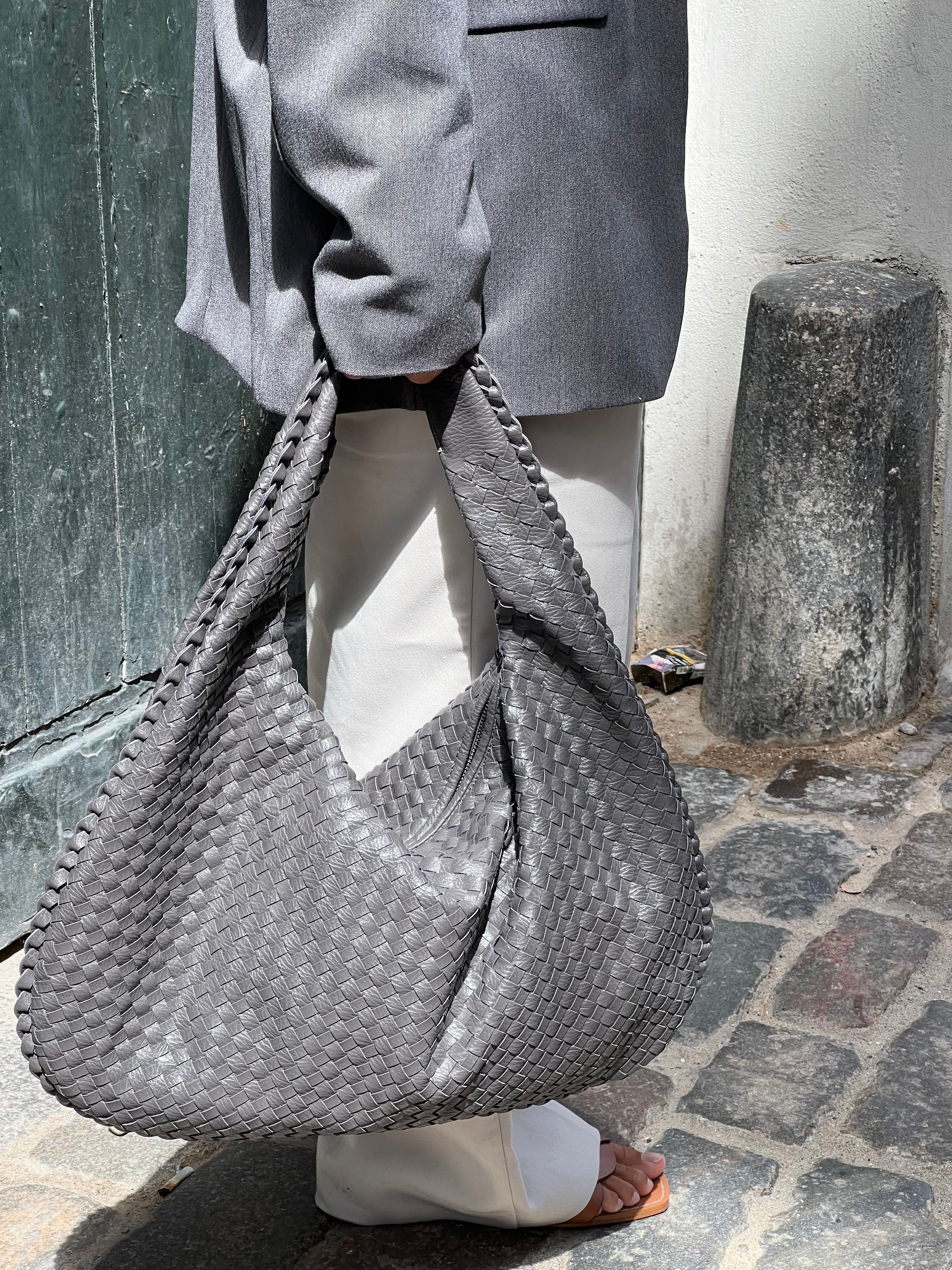 Quirine | Hobo Bag with Intricate Woven Leather Design