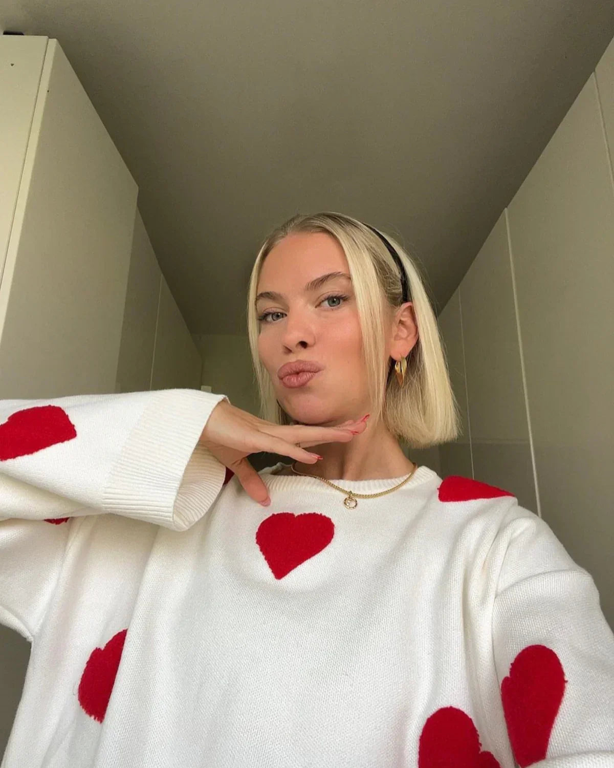Joely | Women's Sweater with Heart Pattern
