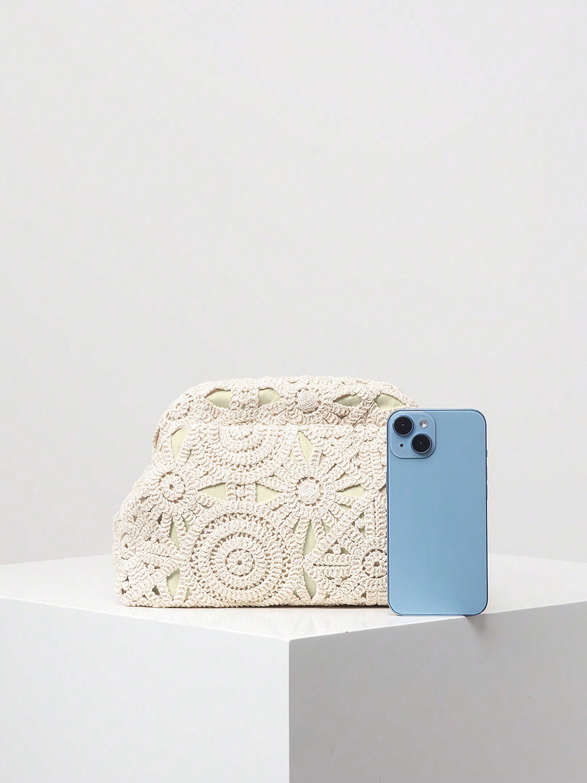 Maura | Clutch Bag Crochet Flower Pattern