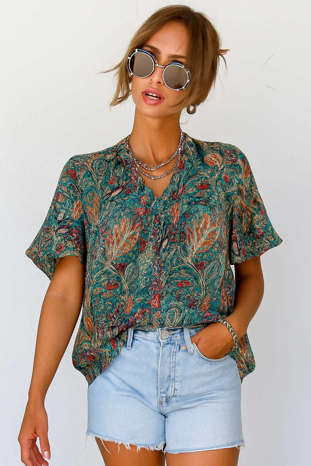 Amalia | Blouse with Intricate Paisley Print