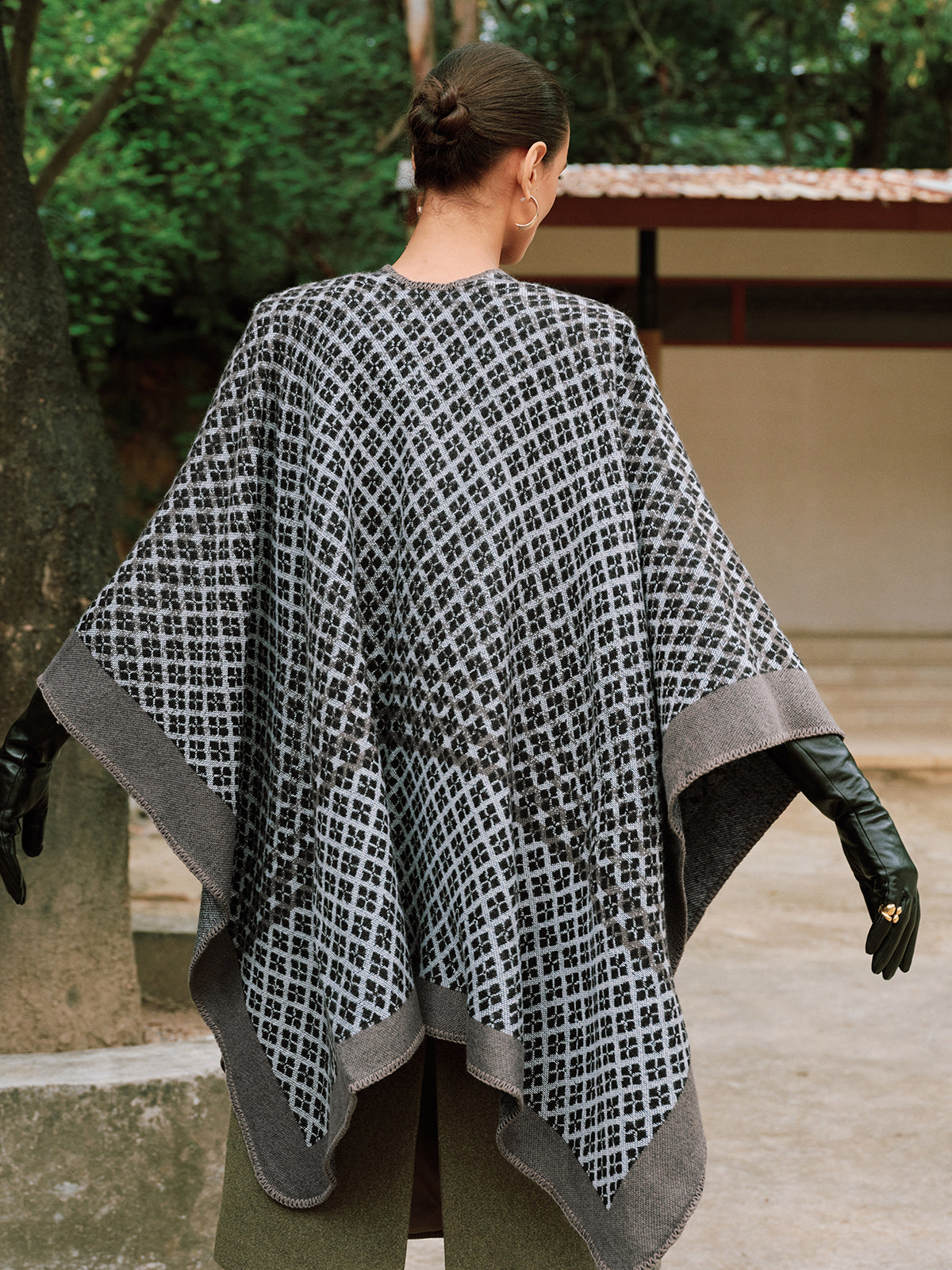 Ofelia | Poncho Geometric Pattern