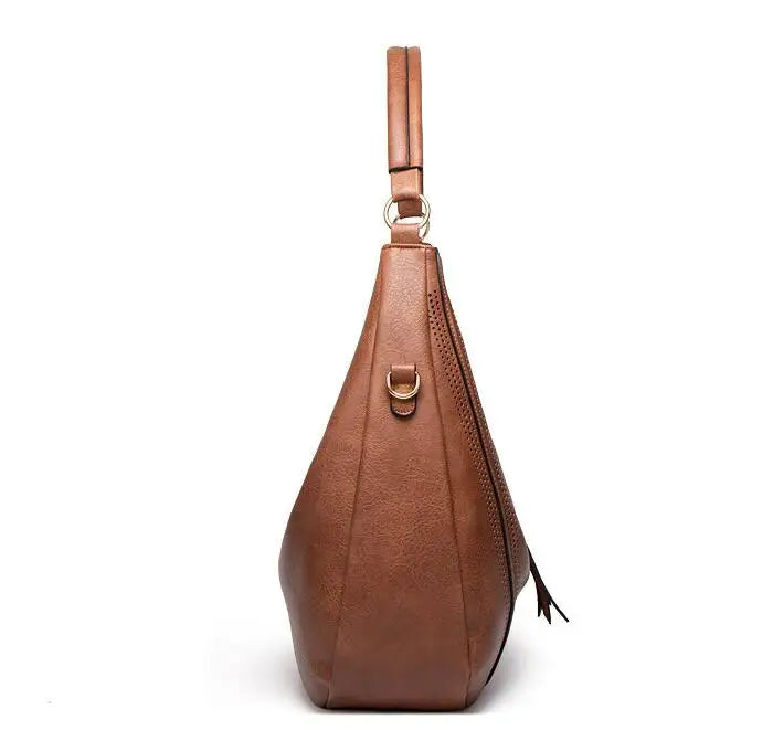 Jeniffer | Hobo Bag Stylish Details
