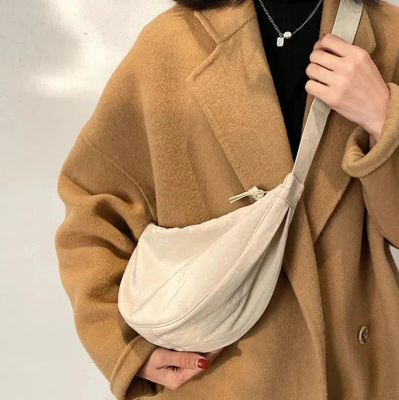 Delanie | Half-moon shoulder bag