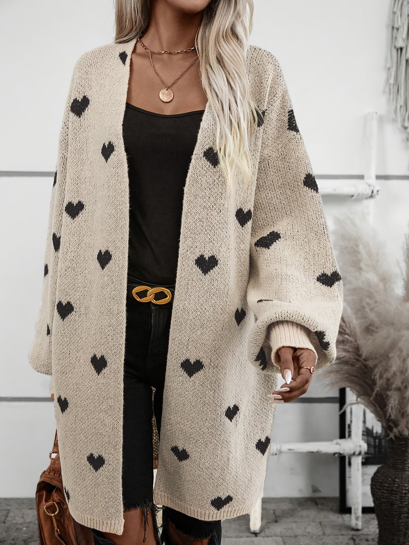 Mirian | Cream Vest with Heart Pattern