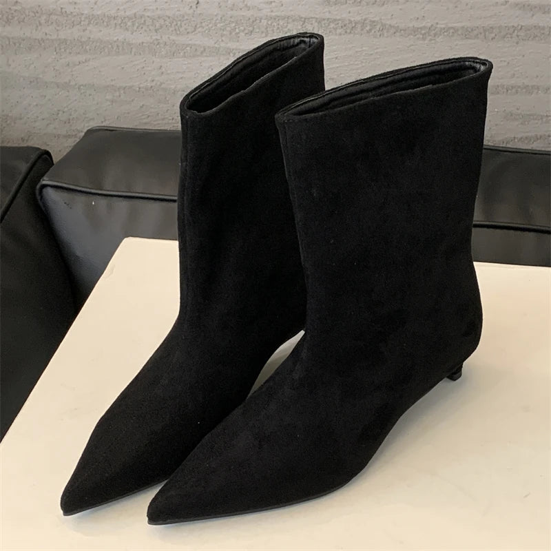 Mette | Elegant Ankle Boots with Pointed Toe and Kitten Heel