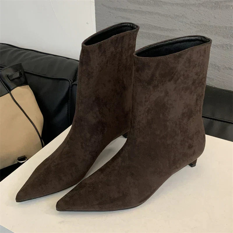 Mette | Elegant Ankle Boots with Pointed Toe and Kitten Heel