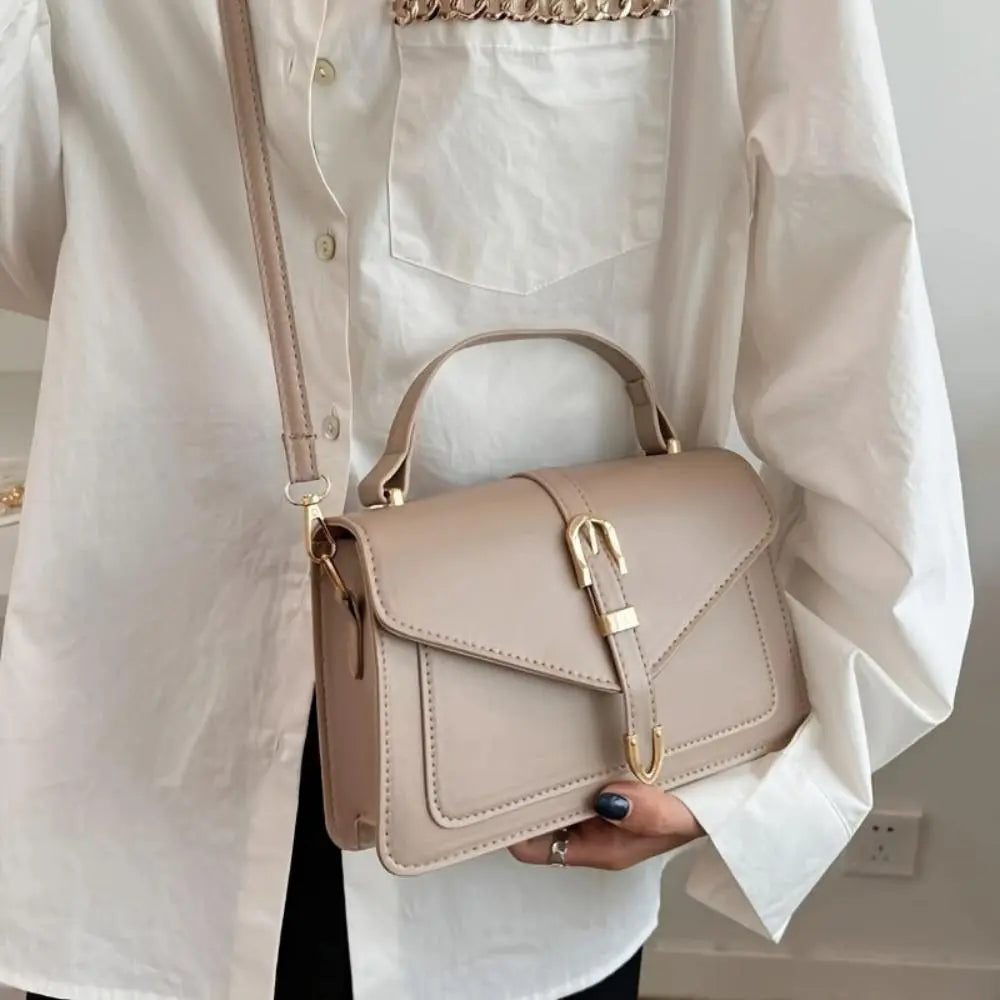 Lupe | Handbag with Gold Buckle Closure
