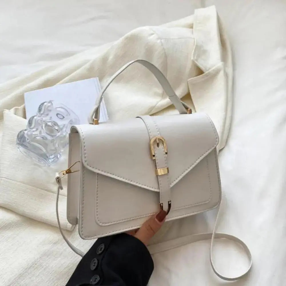 Lupe | Handbag with Gold Buckle Closure