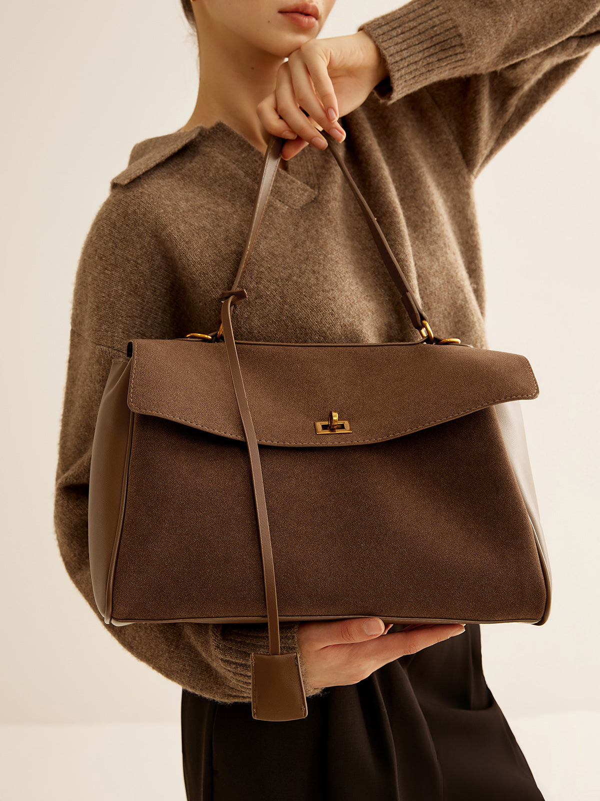 Emery | Handbag with Gold Clasp