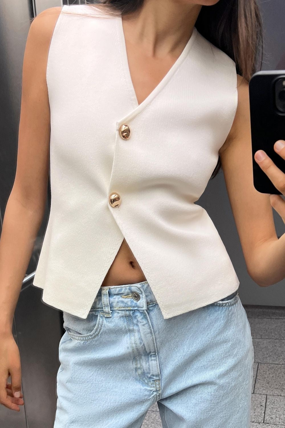 Mavie | Knit Vest Gold-toned buttons