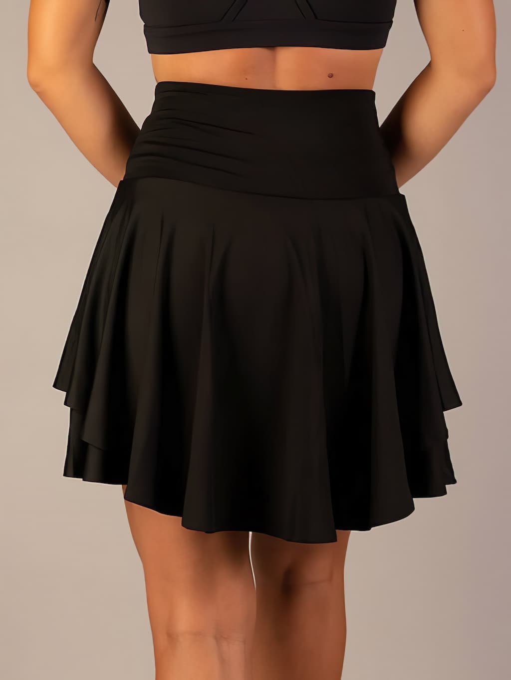 Yinthe | Sports skirt with integrated shorts