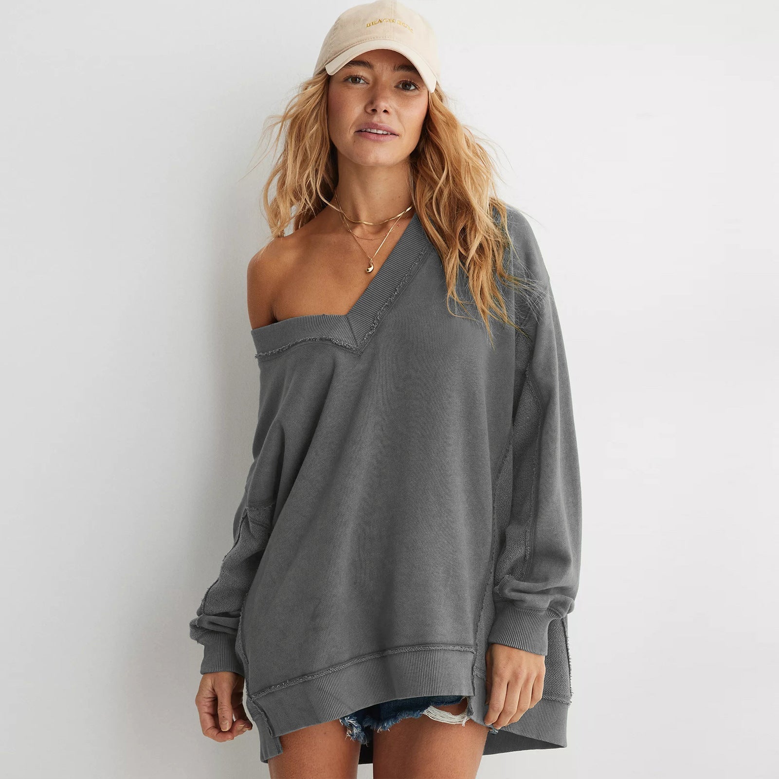 Ezra | V-neck sweatshirt