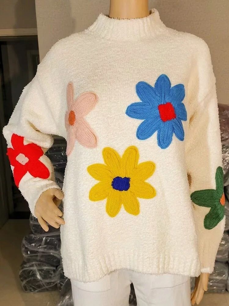 Amor | Knitted Sweater with Floral Appliques