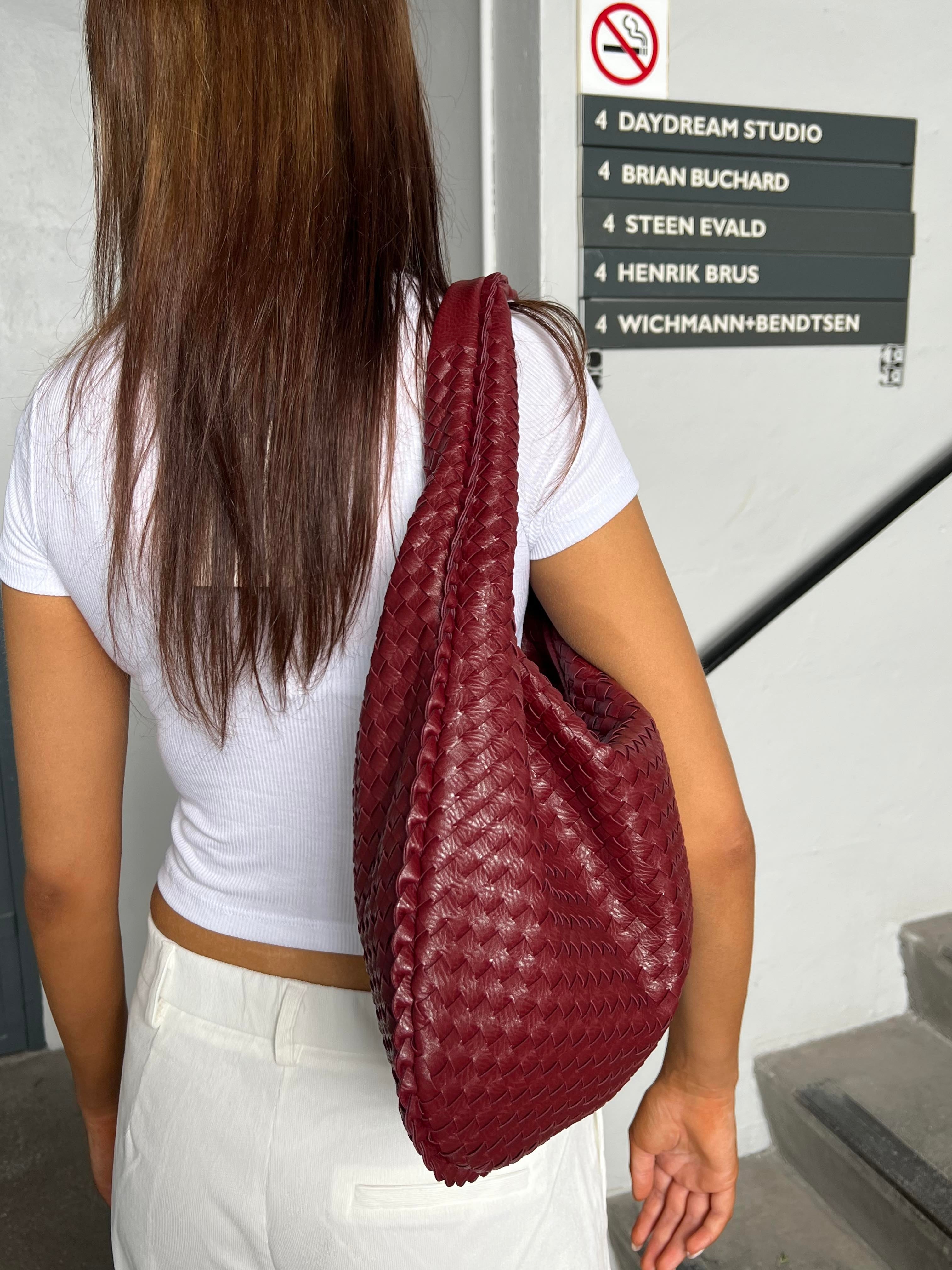 Quirine | Hobo Bag with Intricate Woven Leather Design