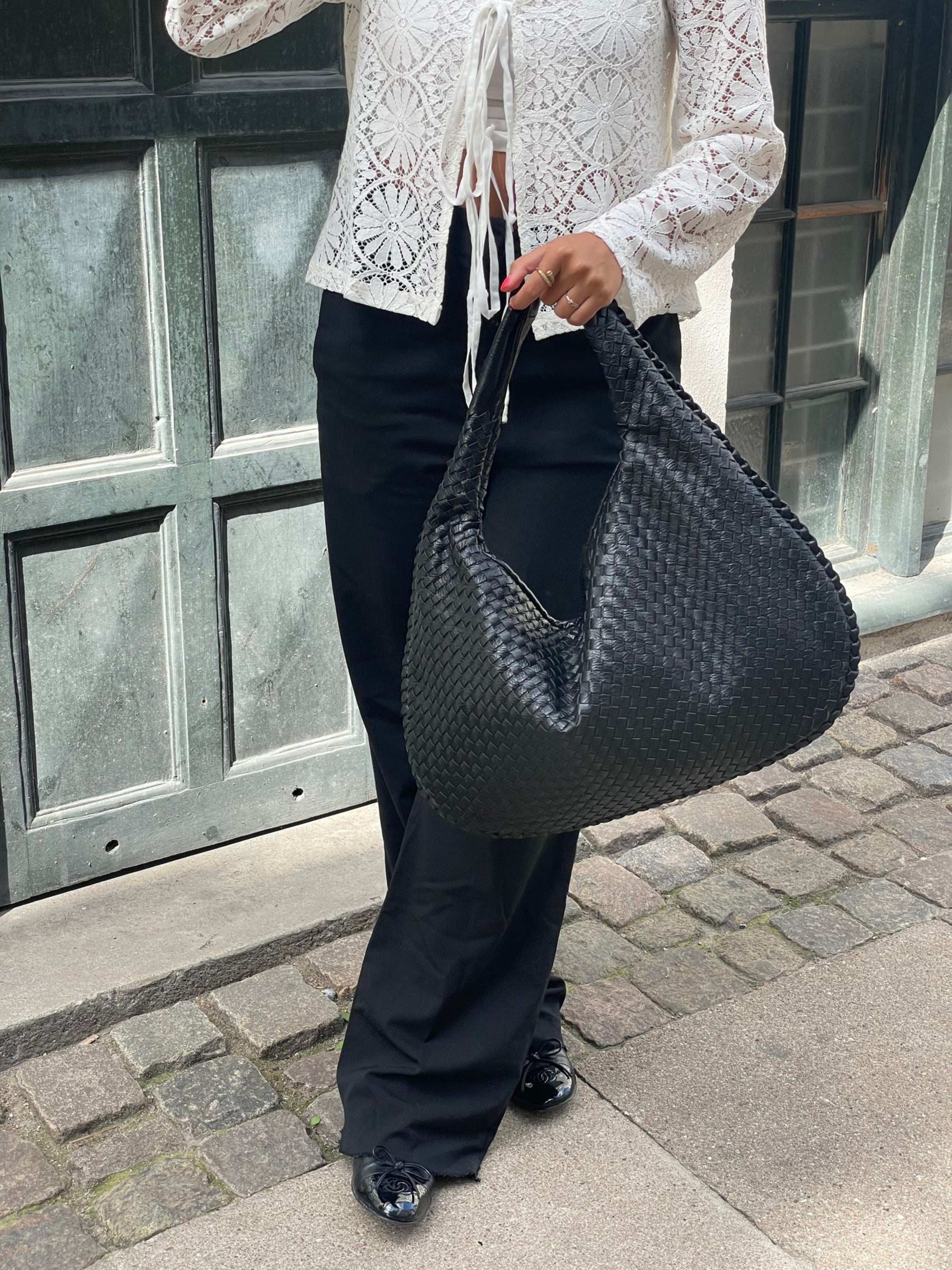 Quirine | Hobo Bag with Intricate Woven Leather Design