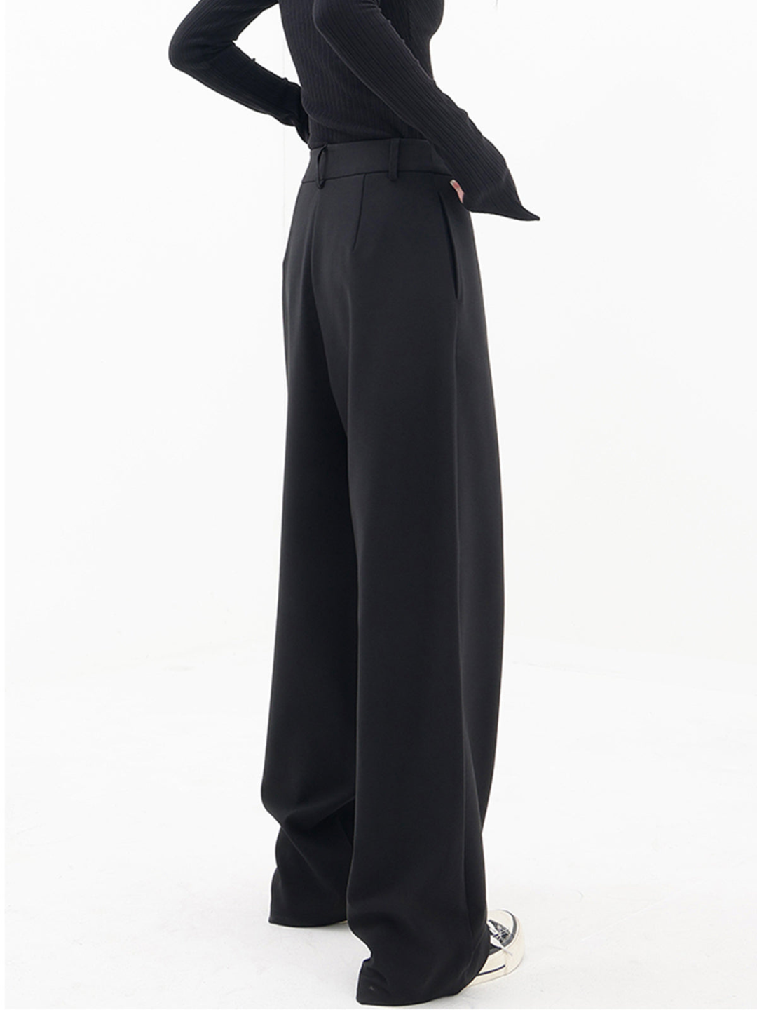 Saarin | Trousers with an Asymmetrical Wrap Design