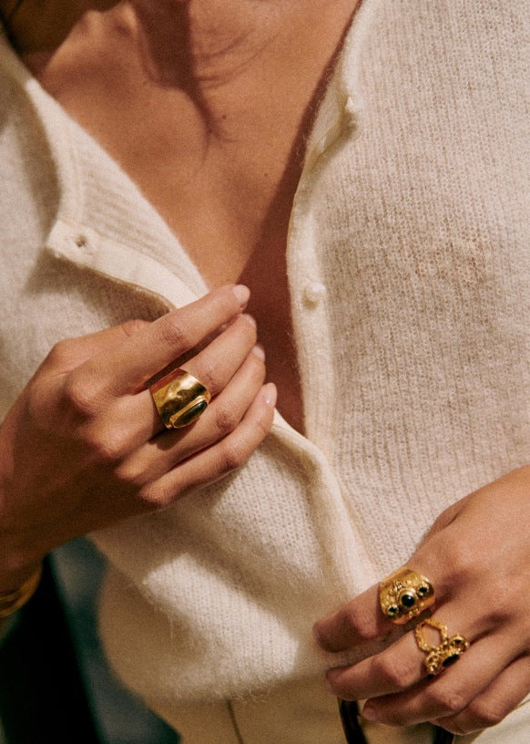 Ties | Your Elegant Cardigan with Subtle Sheen