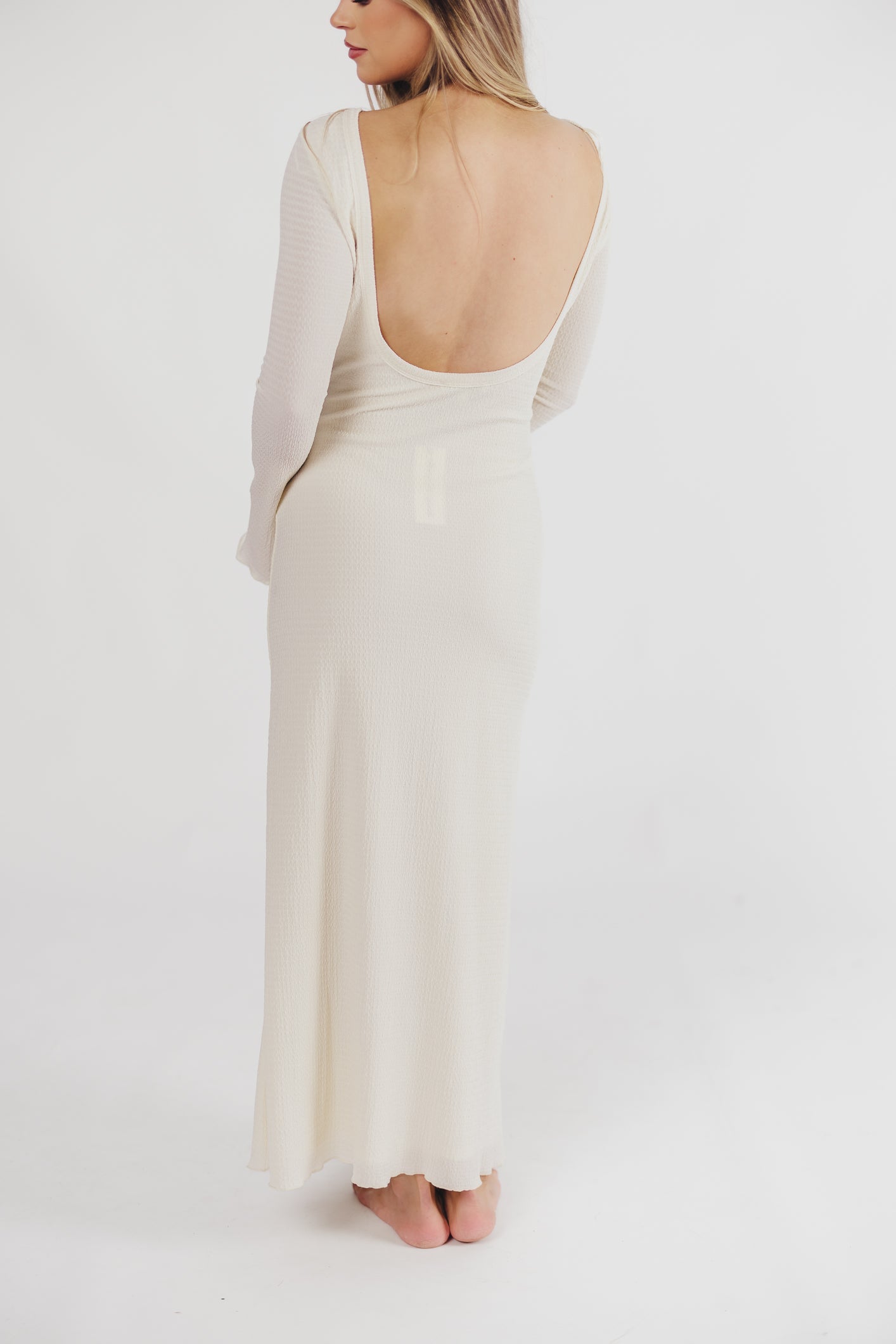 Carolyn | Textured Maxi Dress with Long Sleeves