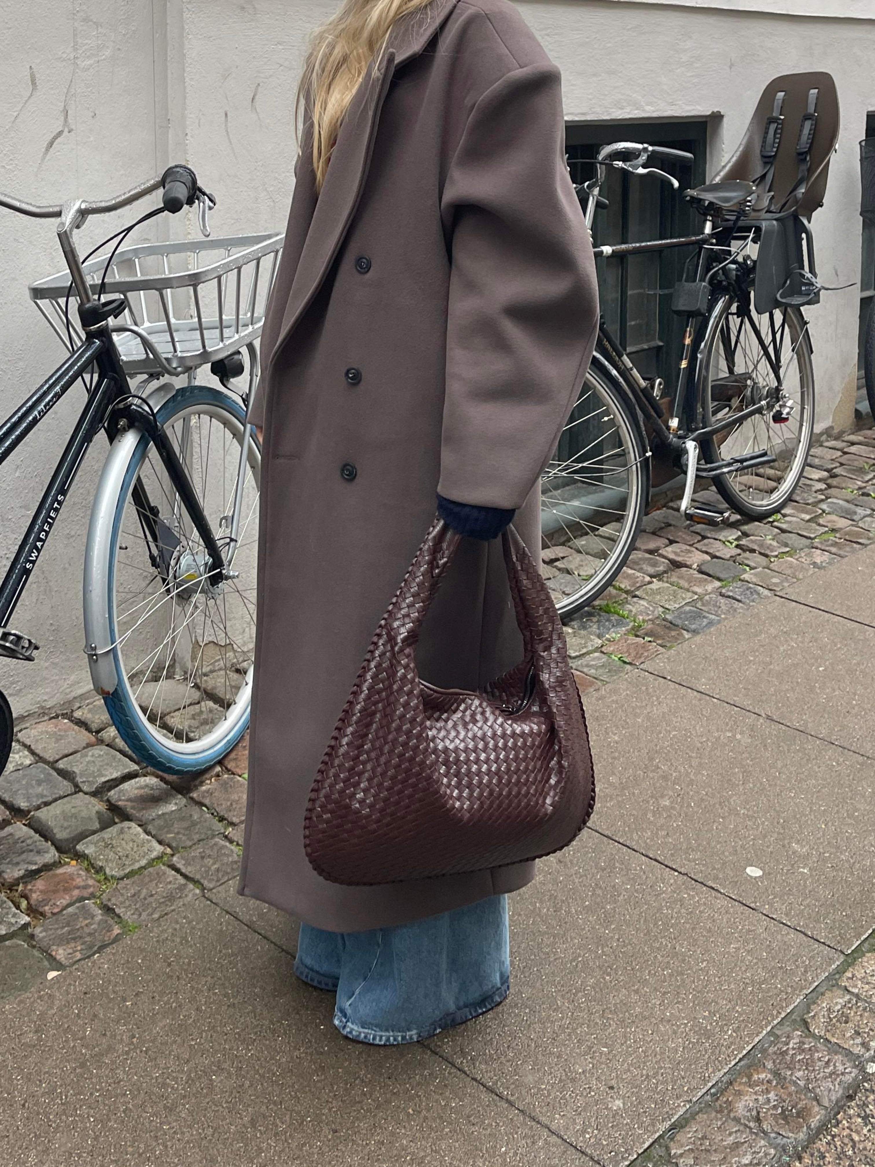 Quirine | Hobo Bag with Intricate Woven Leather Design