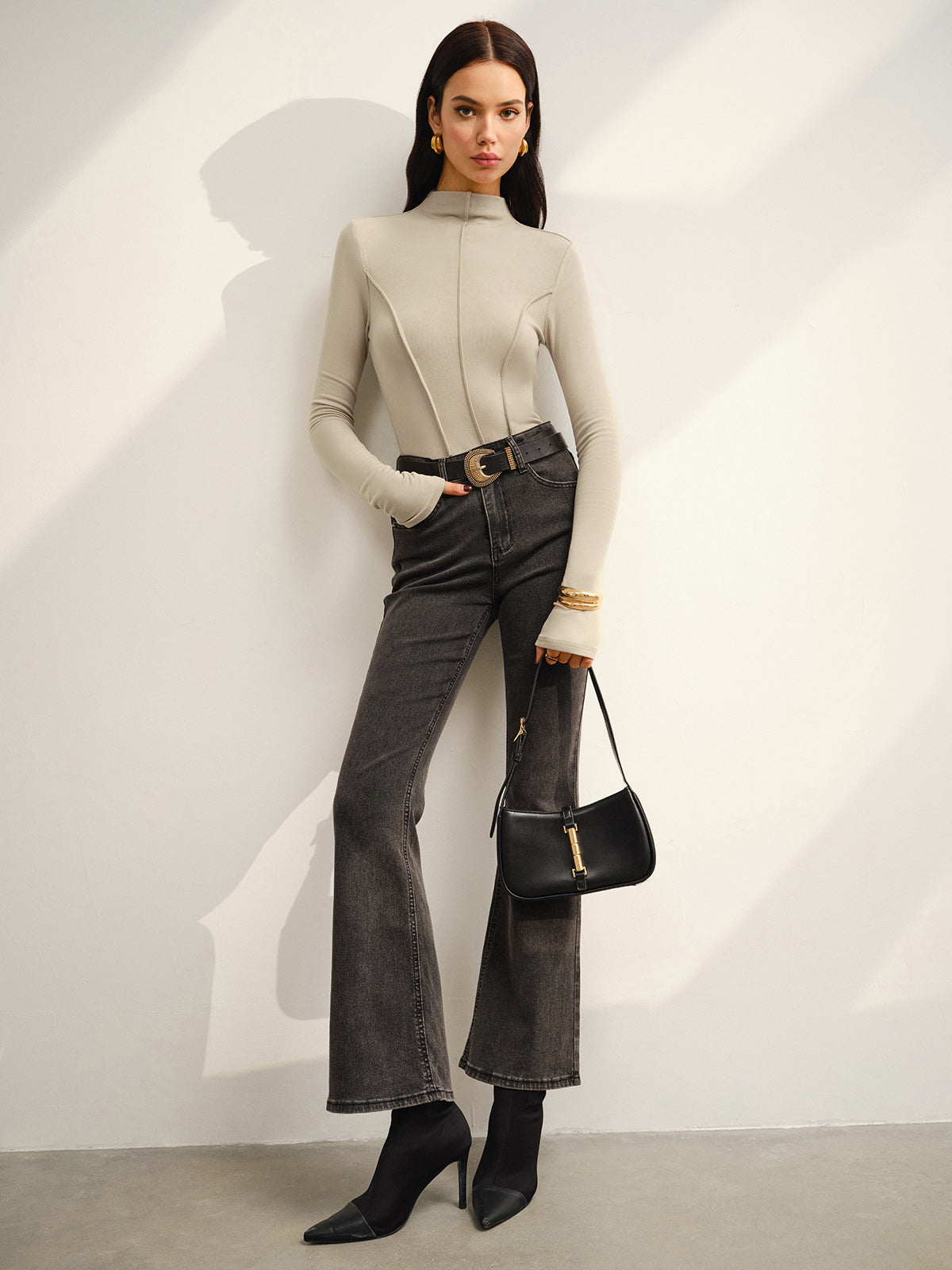 Mallorie | Khaki Top with Seam Details & Thumbholes
