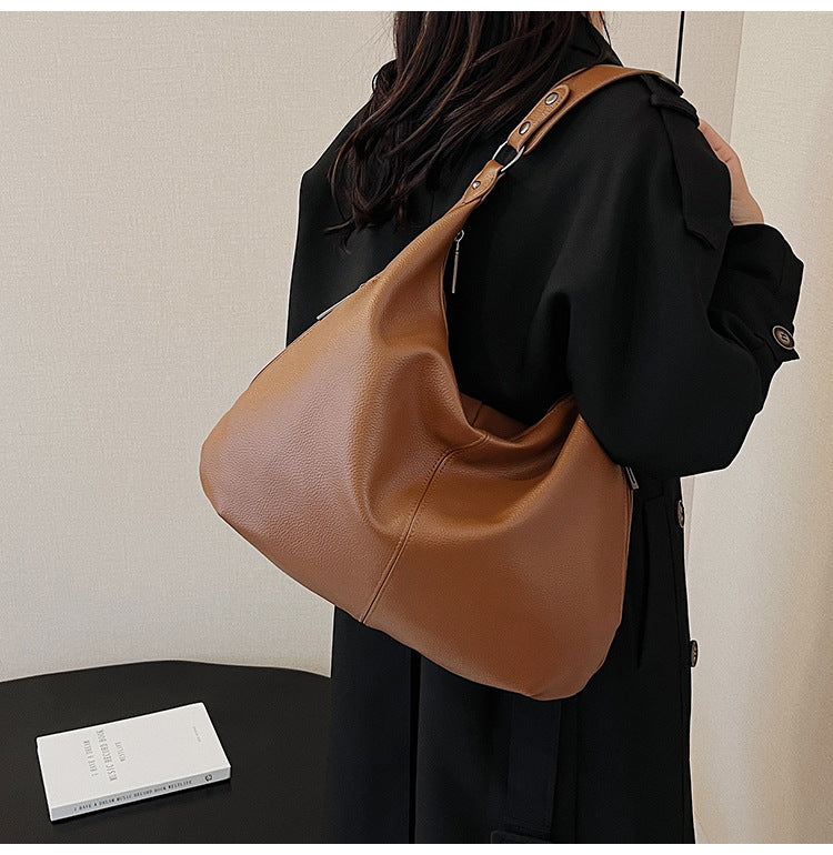 Luma | Hobo Handbag Pebble Grain