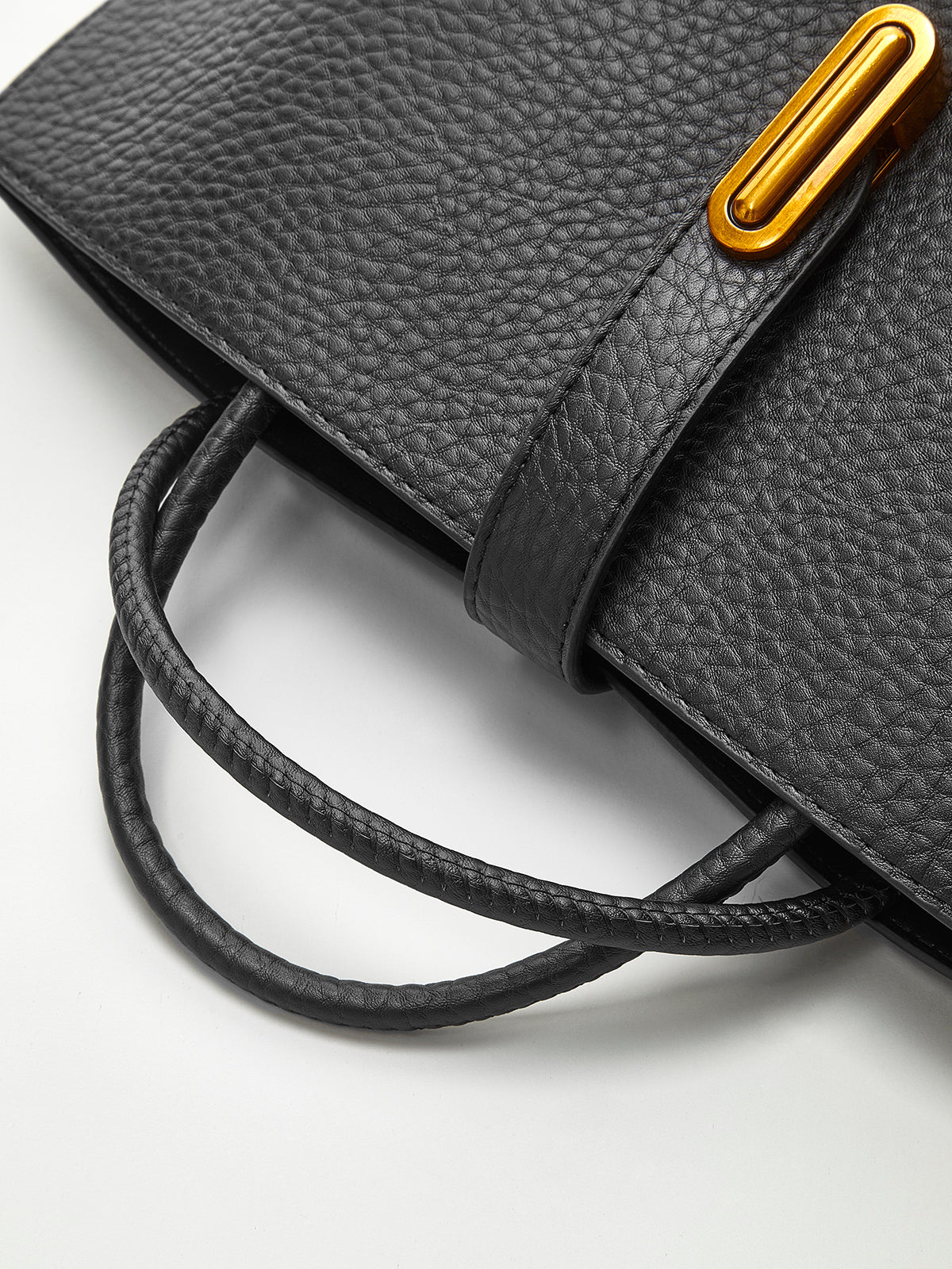 Azucena | Handbag with Gold Buckle Closure