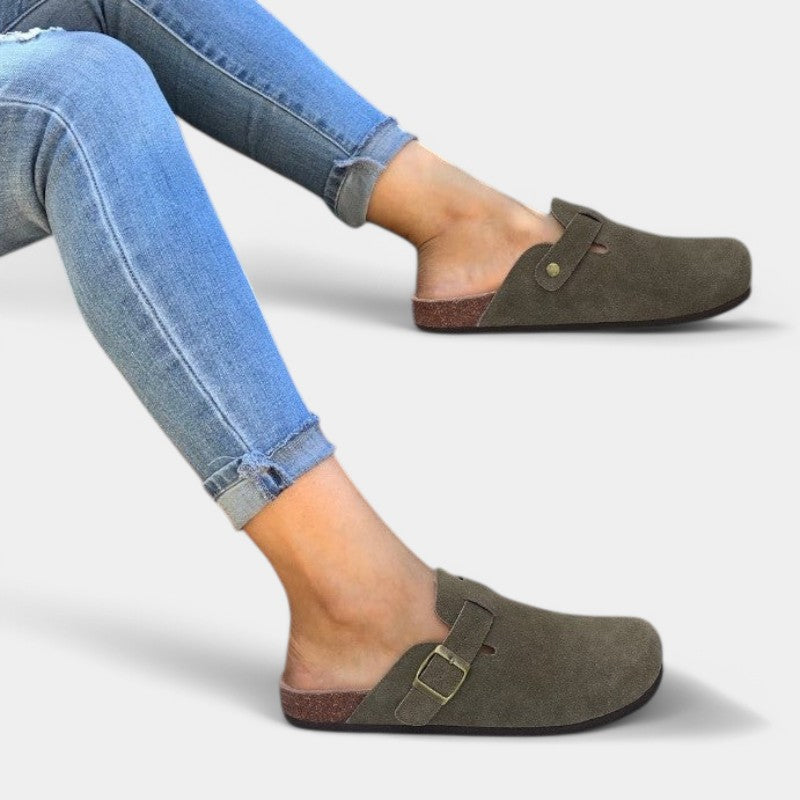 Hollie | Clogs with Buckle & Comfort Footbed
