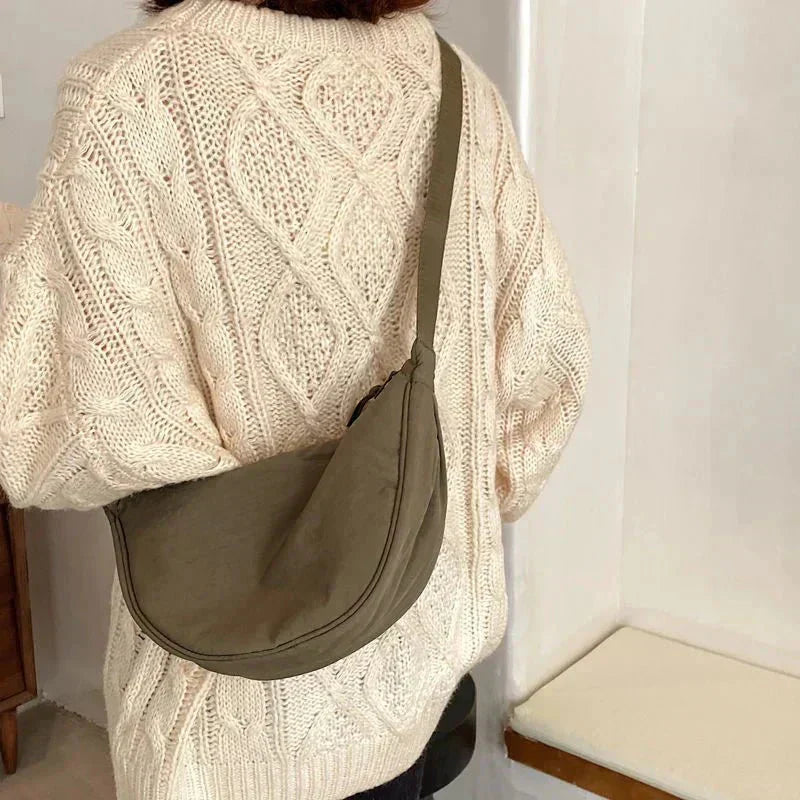 Delanie | Half-moon shoulder bag