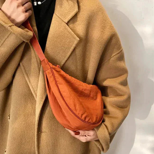 Delanie | Half-moon shoulder bag