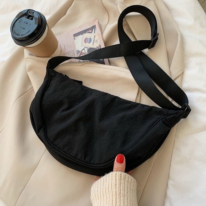 Delanie | Half-moon shoulder bag