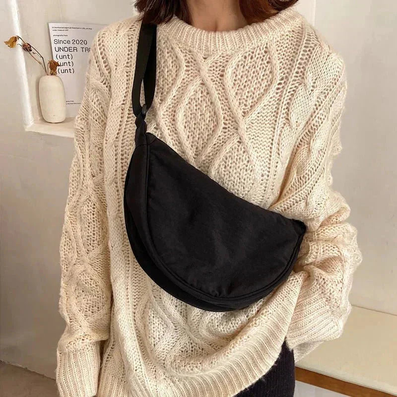 Delanie | Half-moon shoulder bag