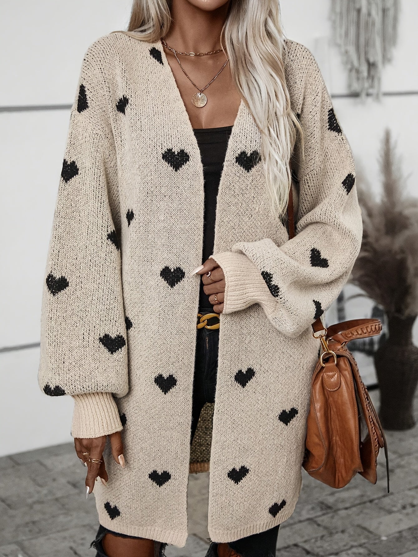 Mirian | Cream Vest with Heart Pattern