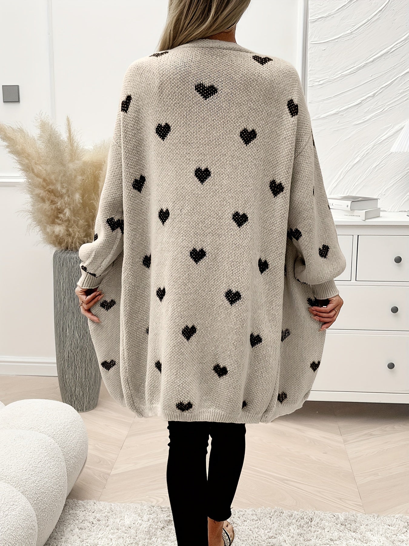Mirian | Cream Vest with Heart Pattern