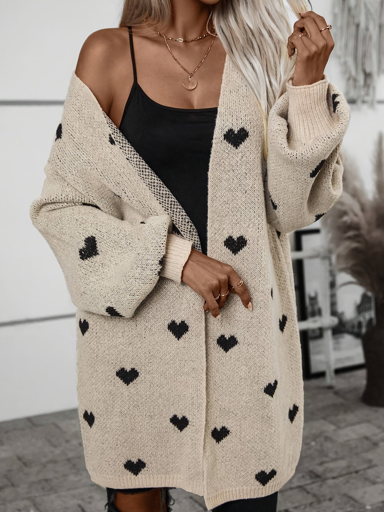 Mirian | Cream Vest with Heart Pattern