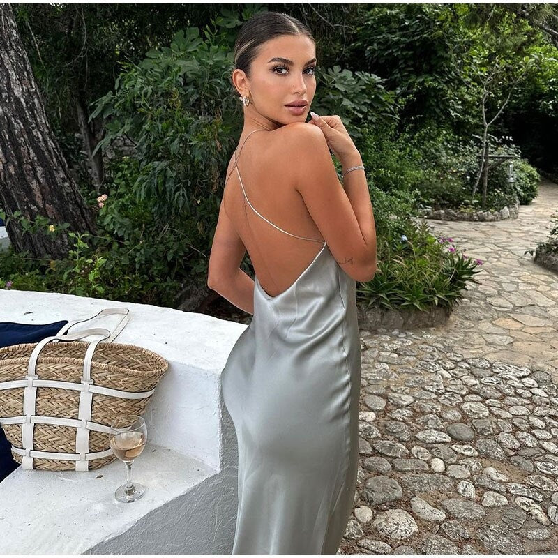 Neris | Elegant Dress Open Back