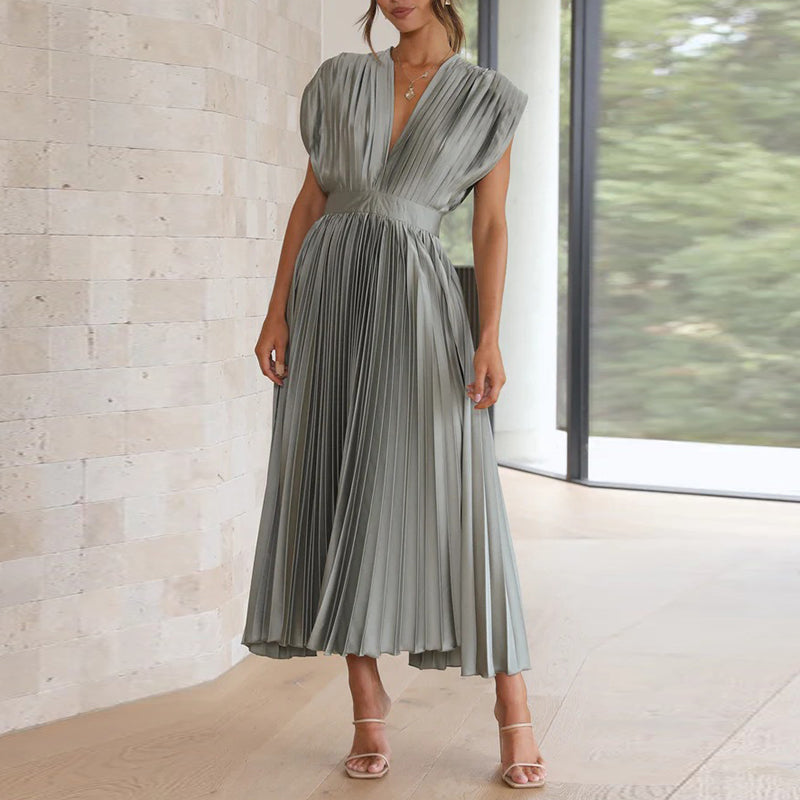 Kylee | Midi Dress with Pleated Midi Skirt and V-Neck