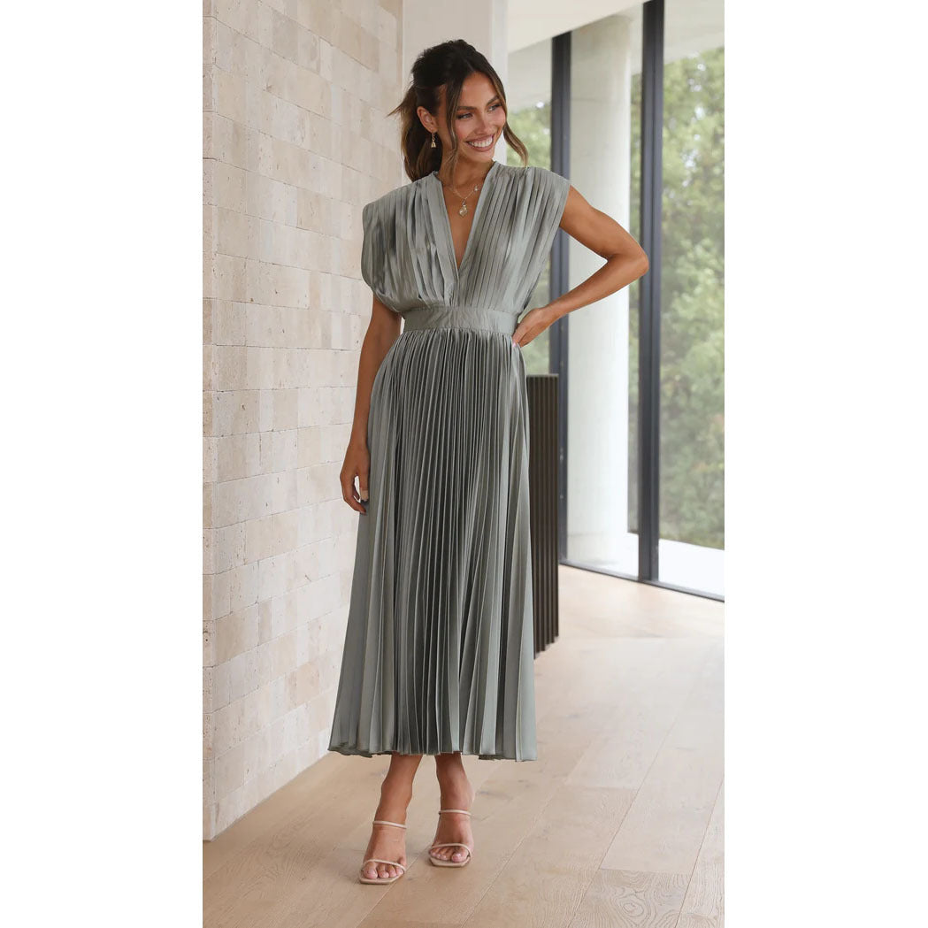 Terra | Dress with pleated skirt